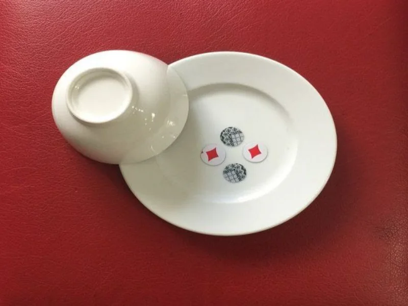 Giải nghĩa bát hình xóc đĩa là gì trong cá cược?