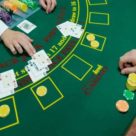 Hướng dẫn cách chơi xì dách siêu chi tiết, dễ hiểu